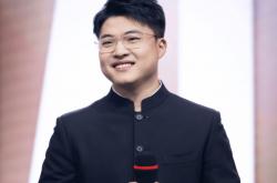 LOL负责人接受采访，对uzi入选名人堂非常满意，从商业角度看很成功