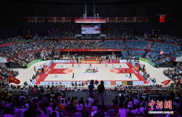 “浙BA”杭州赛区季军赛吸引民众