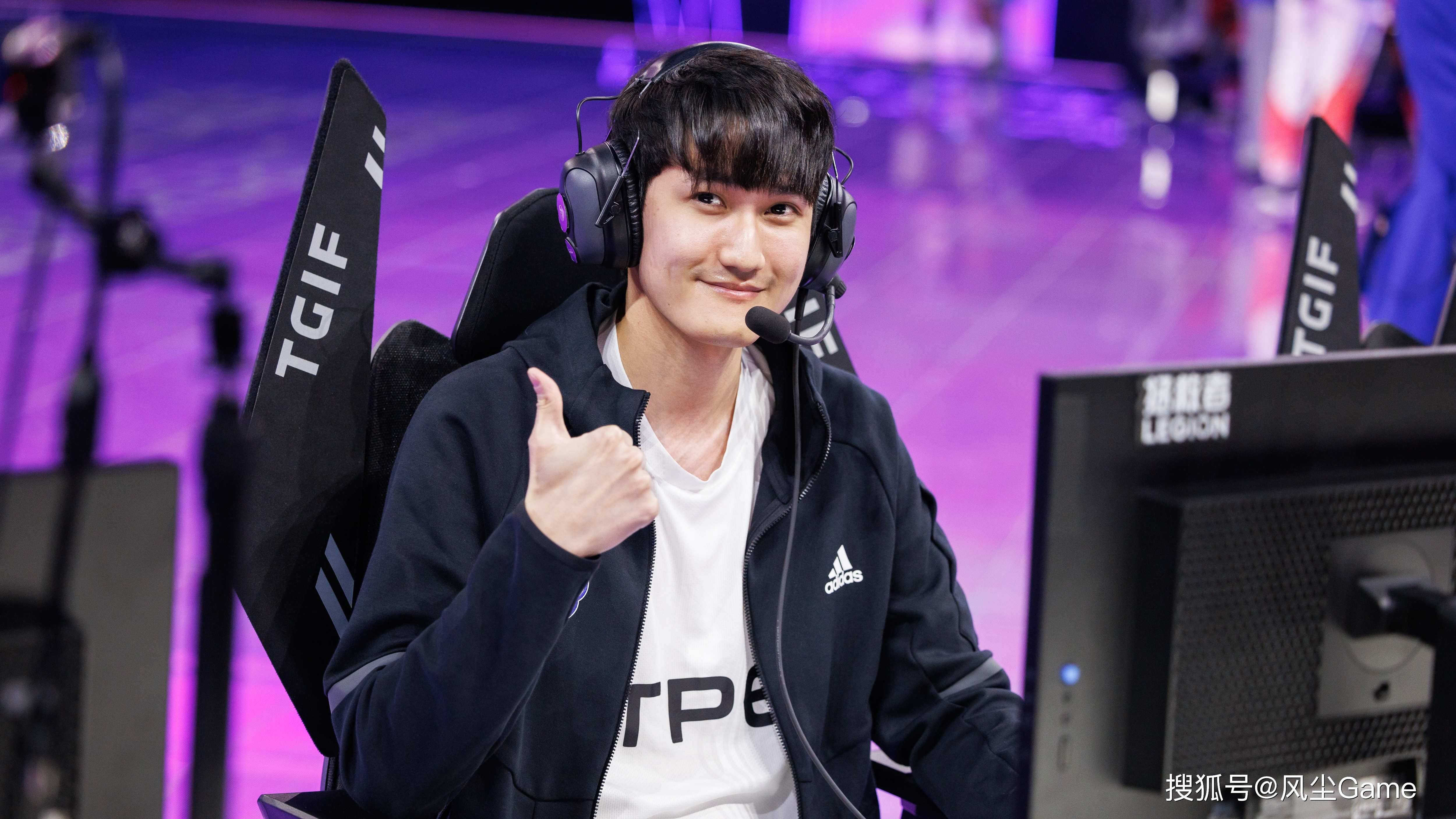 LPL晋级赛迎来上上签！Baolan神之一手，LCK解说观众集体破防